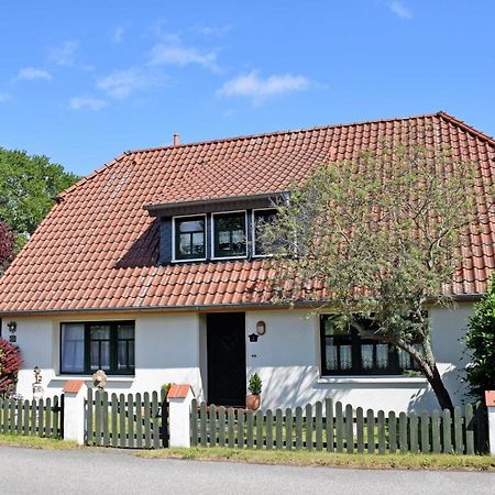 Rügener Ferienwohnungen in Beuchow Exterior foto