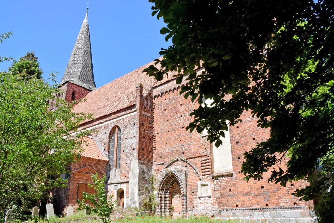 Rügener Ferienwohnungen in Beuchow Exterior foto